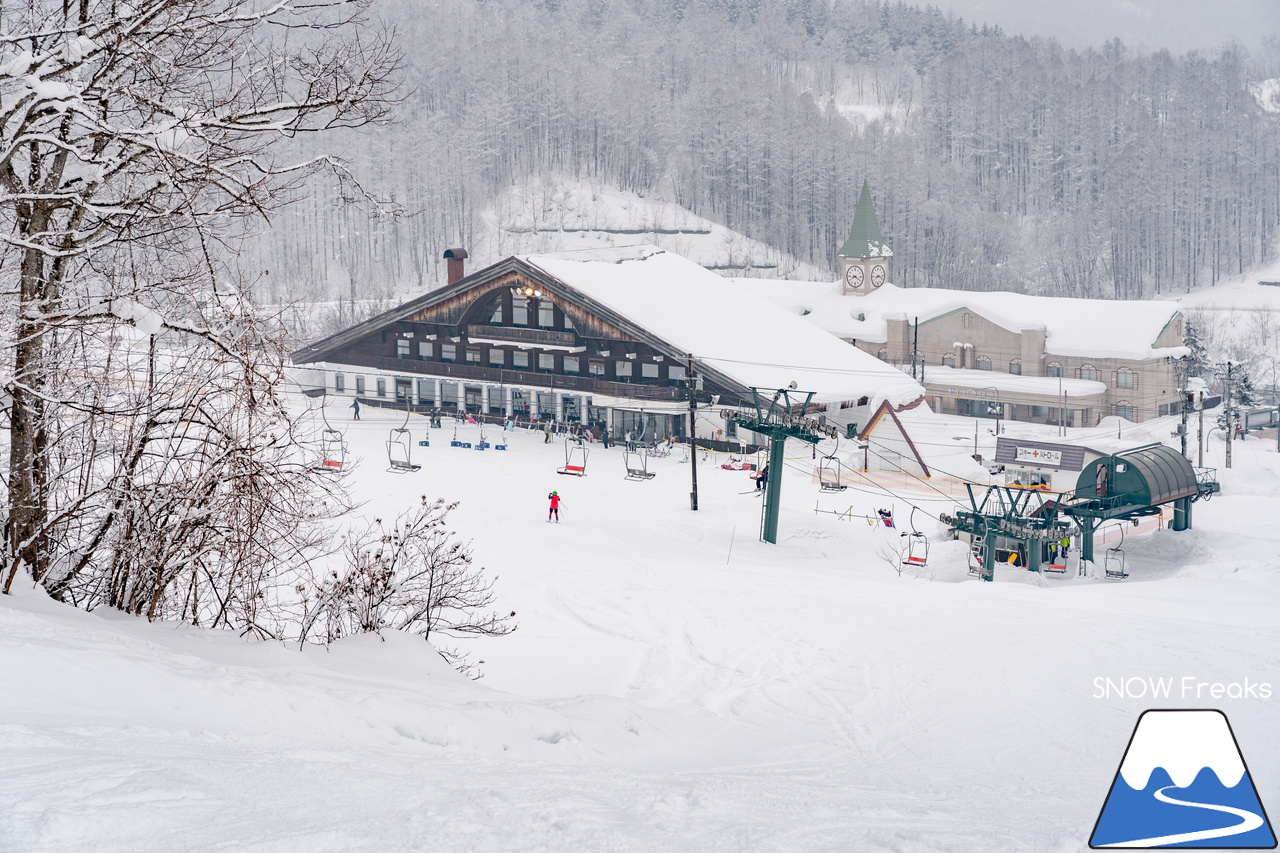 かもい岳国際スキー場｜今シーズン誕生した『山道コース』で、４年ぶりに西ゲレンデへ！懐かしい景色の復活に心弾む１日！